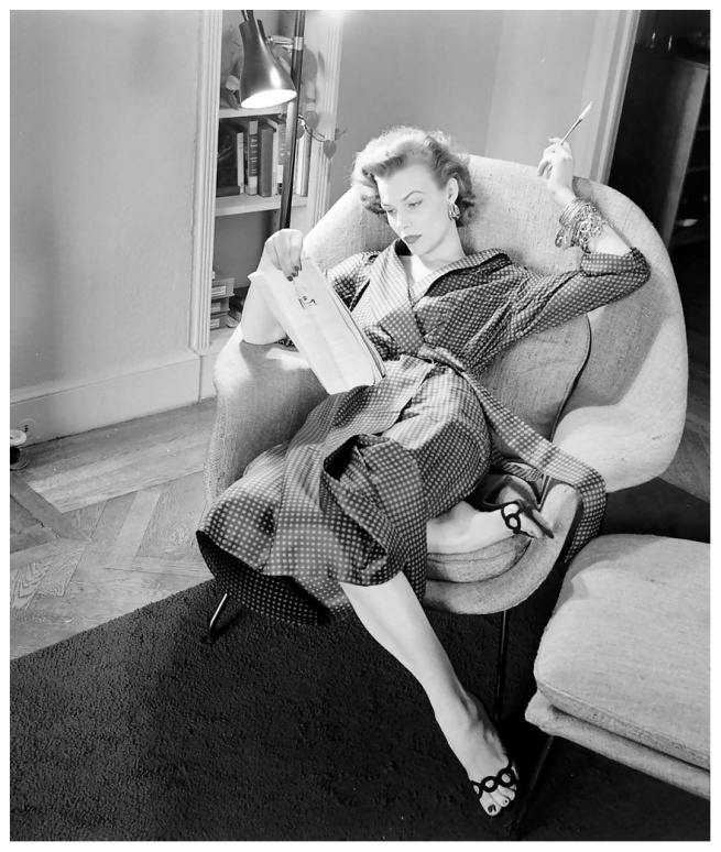 lillian-marcuson-is-wearing-a-silk-robe-from-brooks-brothers-photo-by-nina-leen-1954
